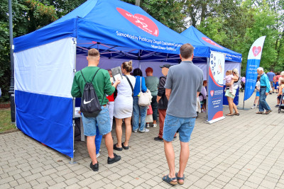 Stoisko SPZZLO Warszawa Żoliborz-Bielany, widok boczny.