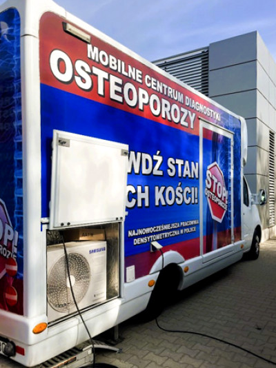 Uczestnicy wydarzenia plenerowego Zdrowa Złota Jesień w dniu 3 października 2026 roku na Serku Bielańskim, koło stacji Metro Słodowiec.